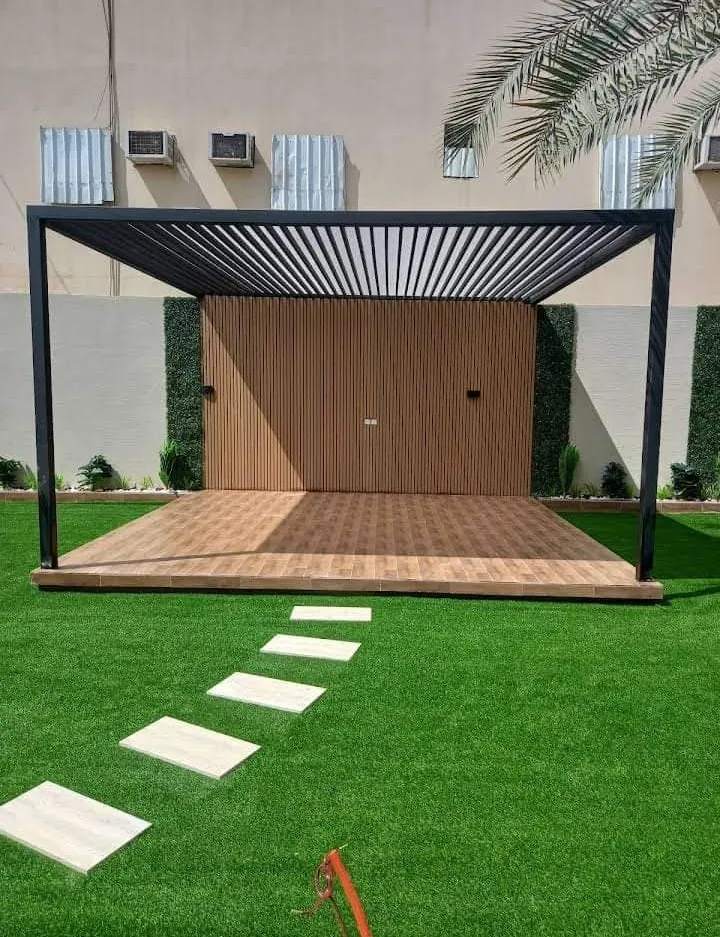 برجولة حدائق عائلية واسعة